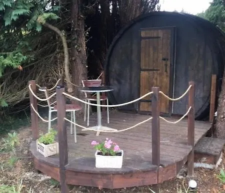 펜션 Charming 2-bed In Domfront-en-poiraie *