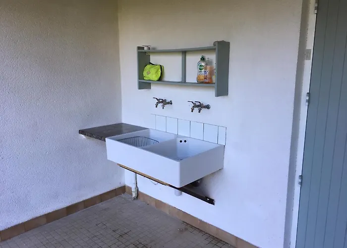 Charming 2-bed In Domfront-en-poiraie Hébergement de vacances Perrou