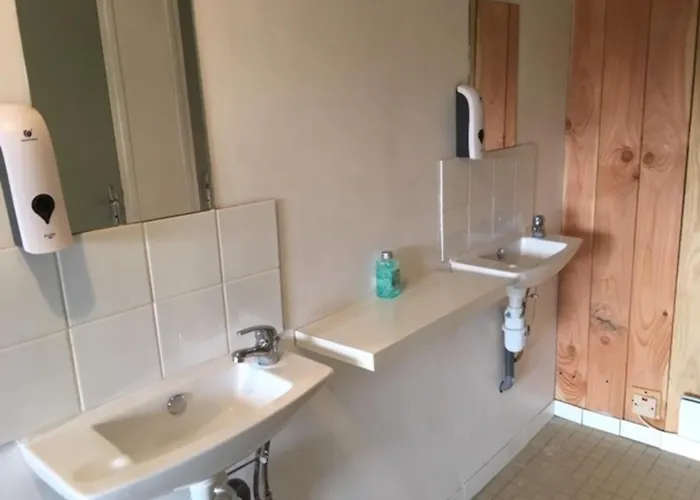 Charming 2-bed In Domfront-en-poiraie *